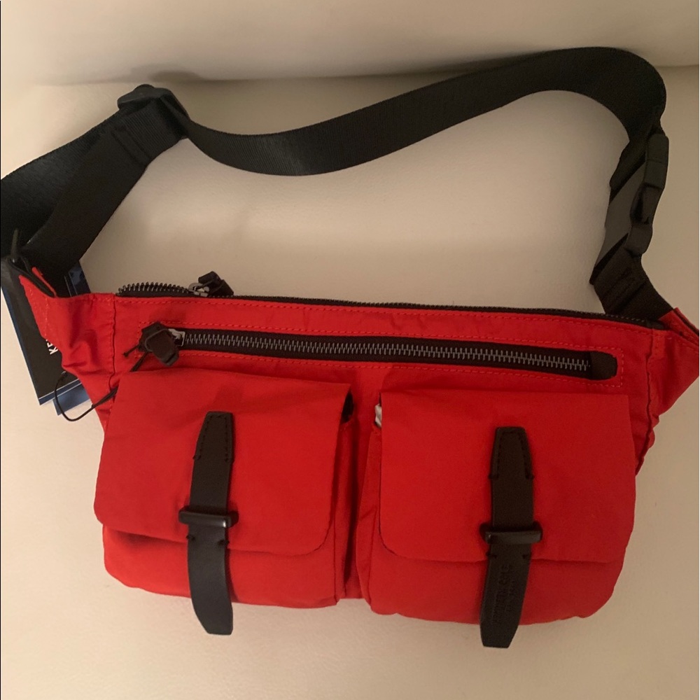 Kenneth Cole Vesey Belt Bag In Fire Red